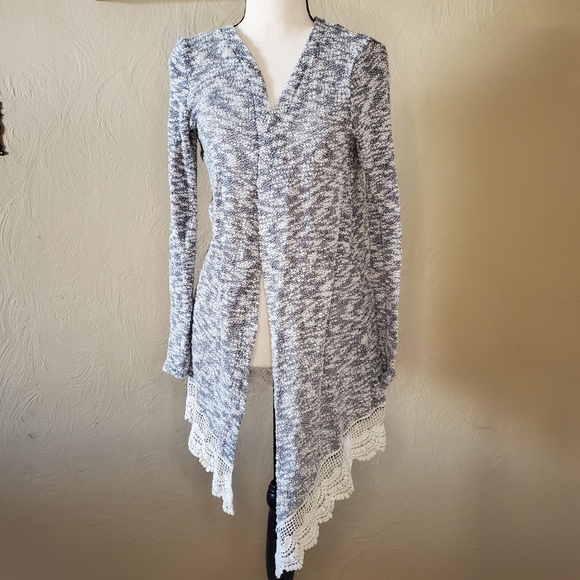 ohmg! Sweaters - OhMG! Grey & White Sweater Cardigan Size M.